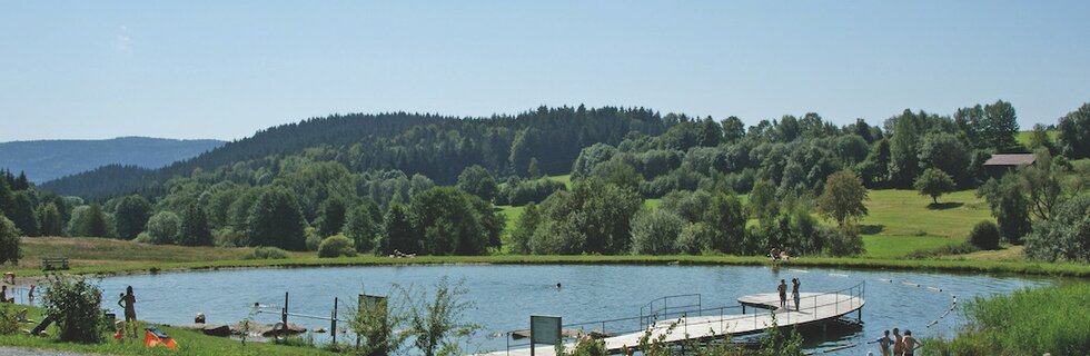 Naturbadesee im Kurpark von St. Englmar