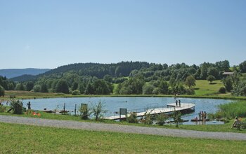 Naturbadesee im Kurpark von St. Englmar