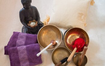 Klangschalen und Wellnessdeko